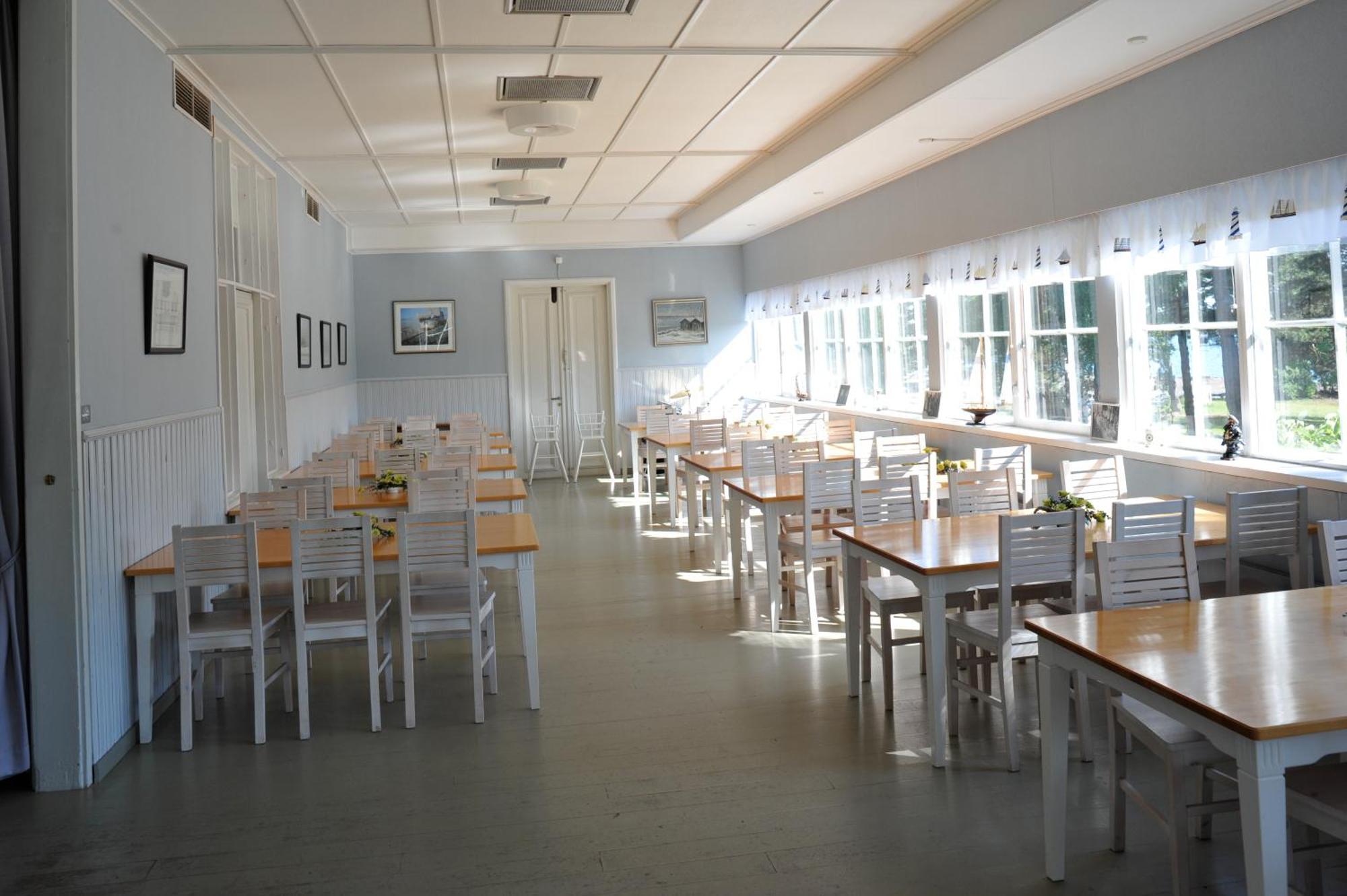 Maentyluodon Hotelli ปอรี ภายนอก รูปภาพ